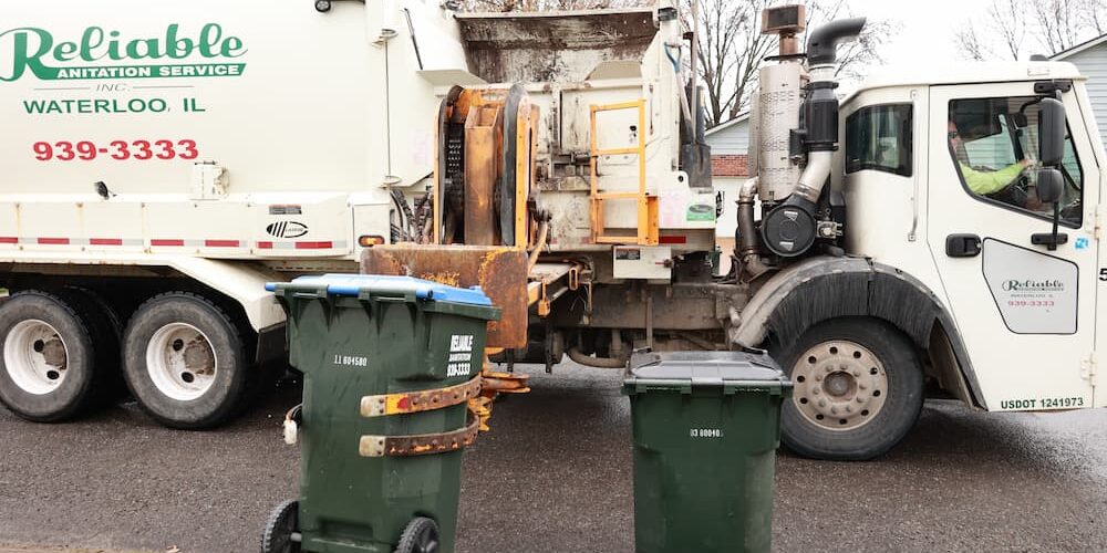 Garbage truck dumping bin